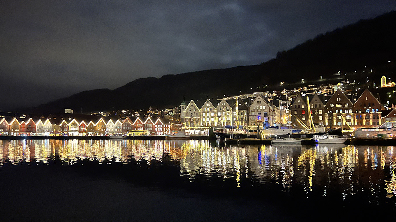 Bryggen bei Nacht